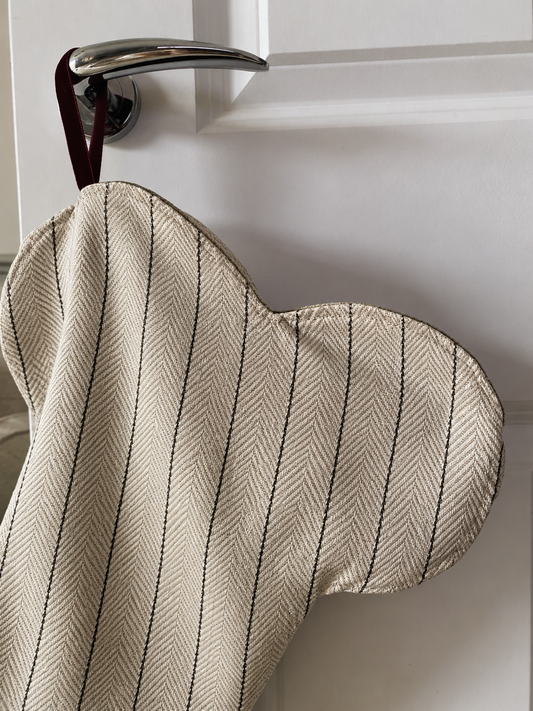 Luxury Pet Beige Velvet-Lined Christmas Bone-Shaped Stocking