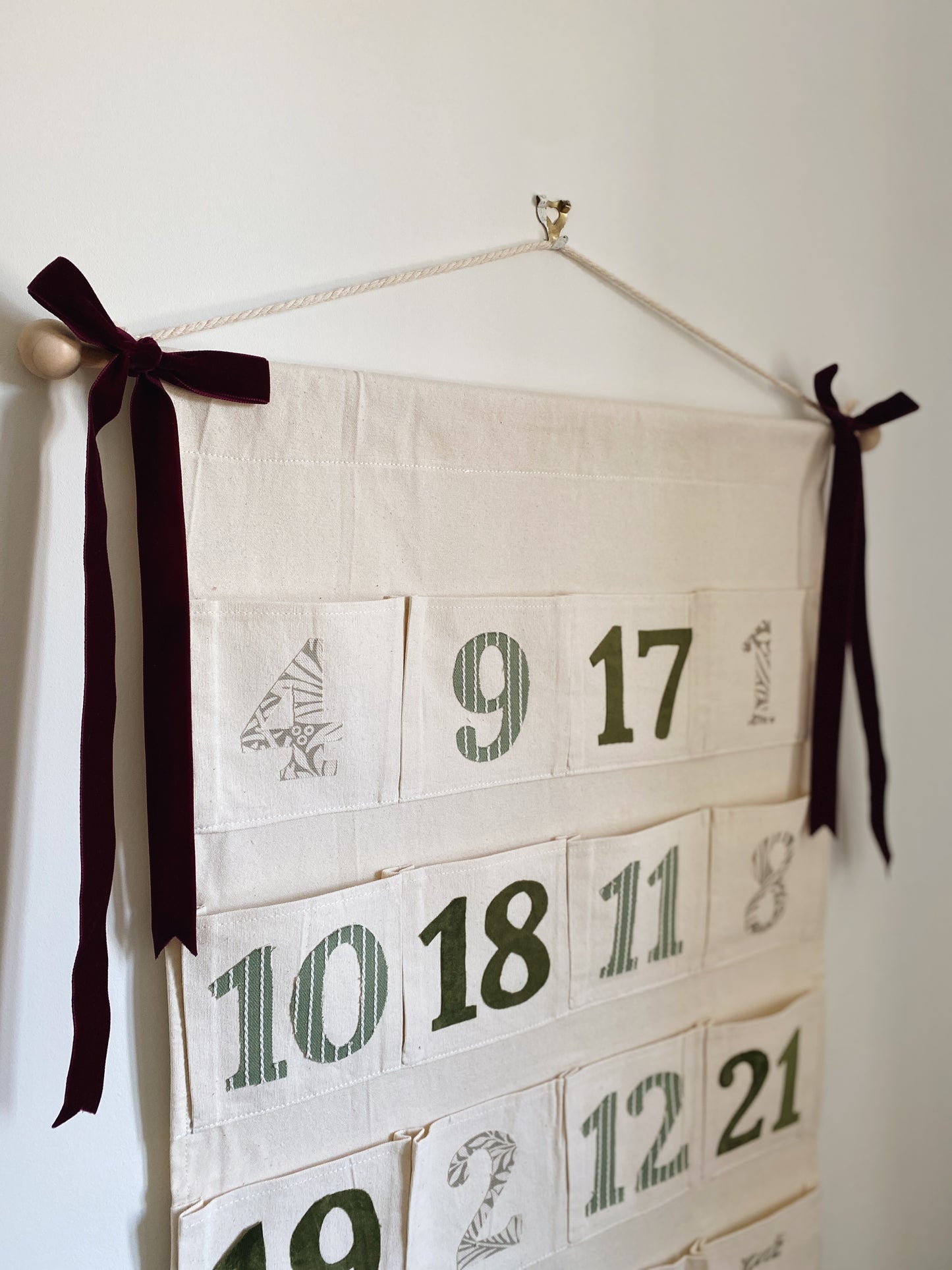 Christmas Advent Calendar in Green & Gold Glitter